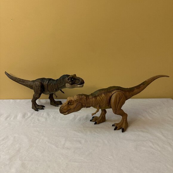 2 Jurassic World T-Rex Dinosaur Action Figures / Epic Roarin' & Thrash 'N Devour - Picture 1 of 16